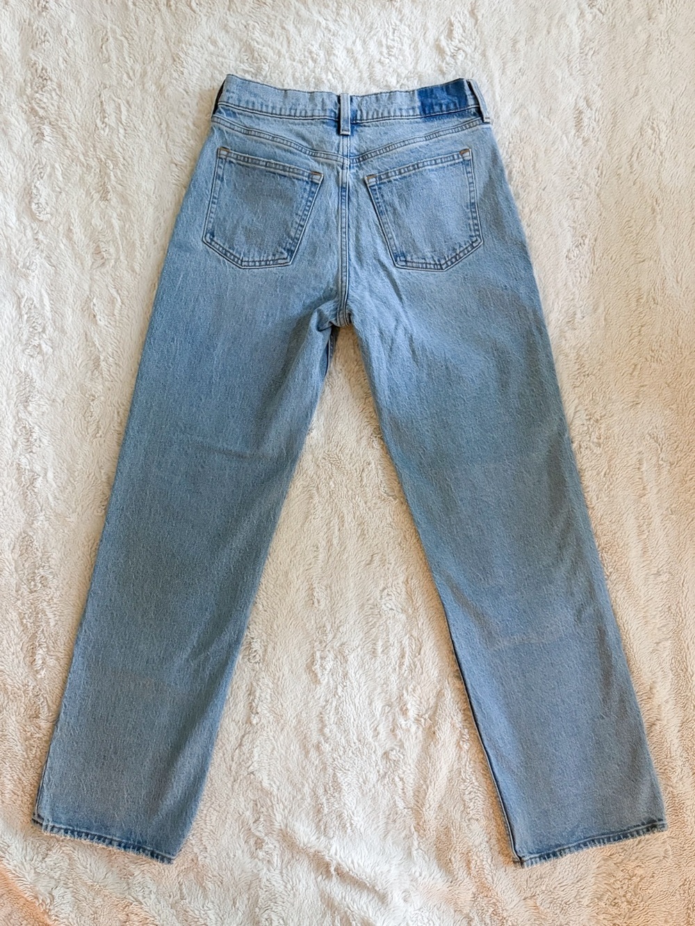 Abercrombie The Baggy Low Rise Jeans Light Wash Raw Hem Size 25 - Picture 8 of 9